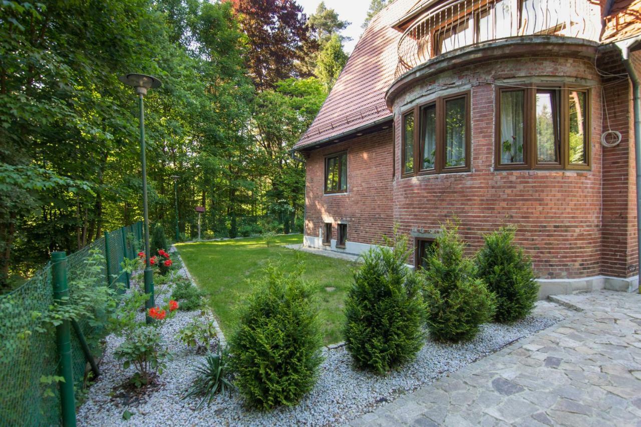 Willa Alkor Drzensko  Buitenkant foto